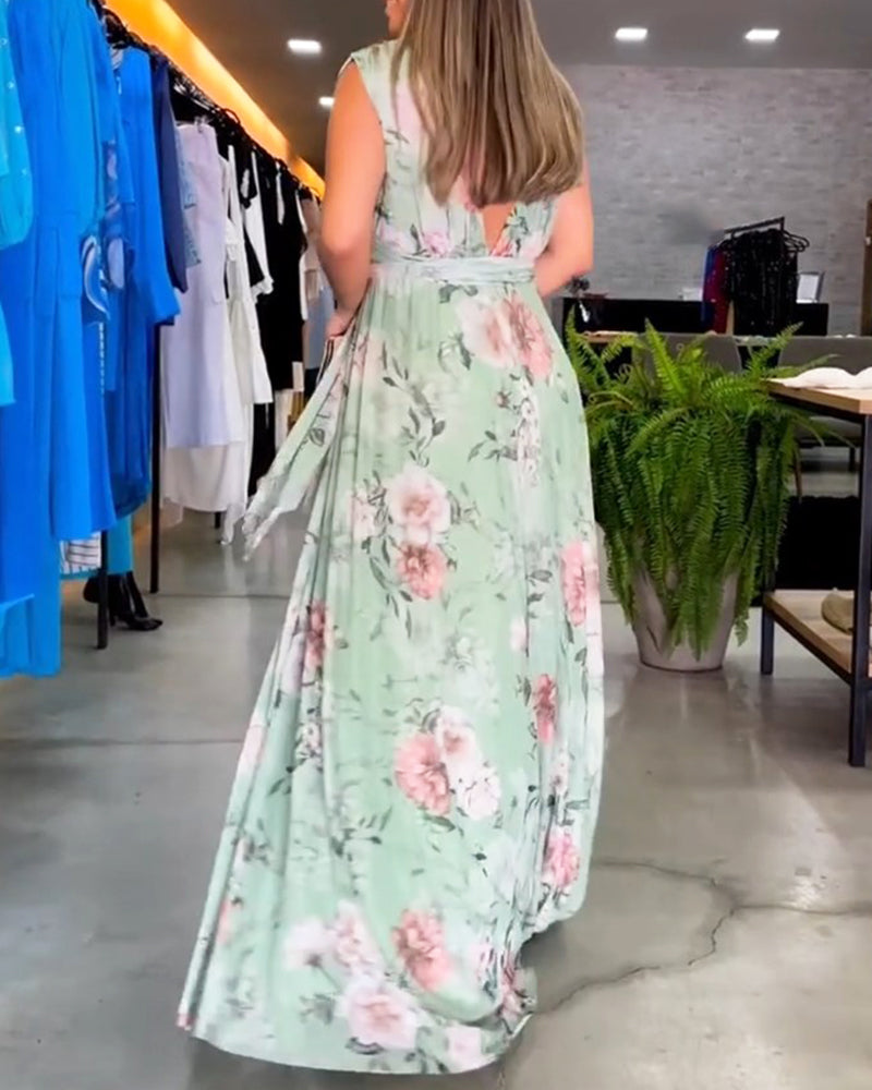 Gia | Sleeveless floral maxi dress with slit