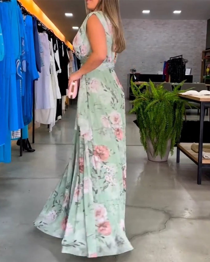 Gia | Sleeveless floral maxi dress with slit
