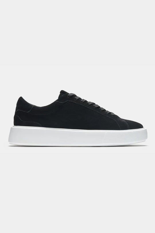 Sneakers da uomo in camoscio nero con suola bianca