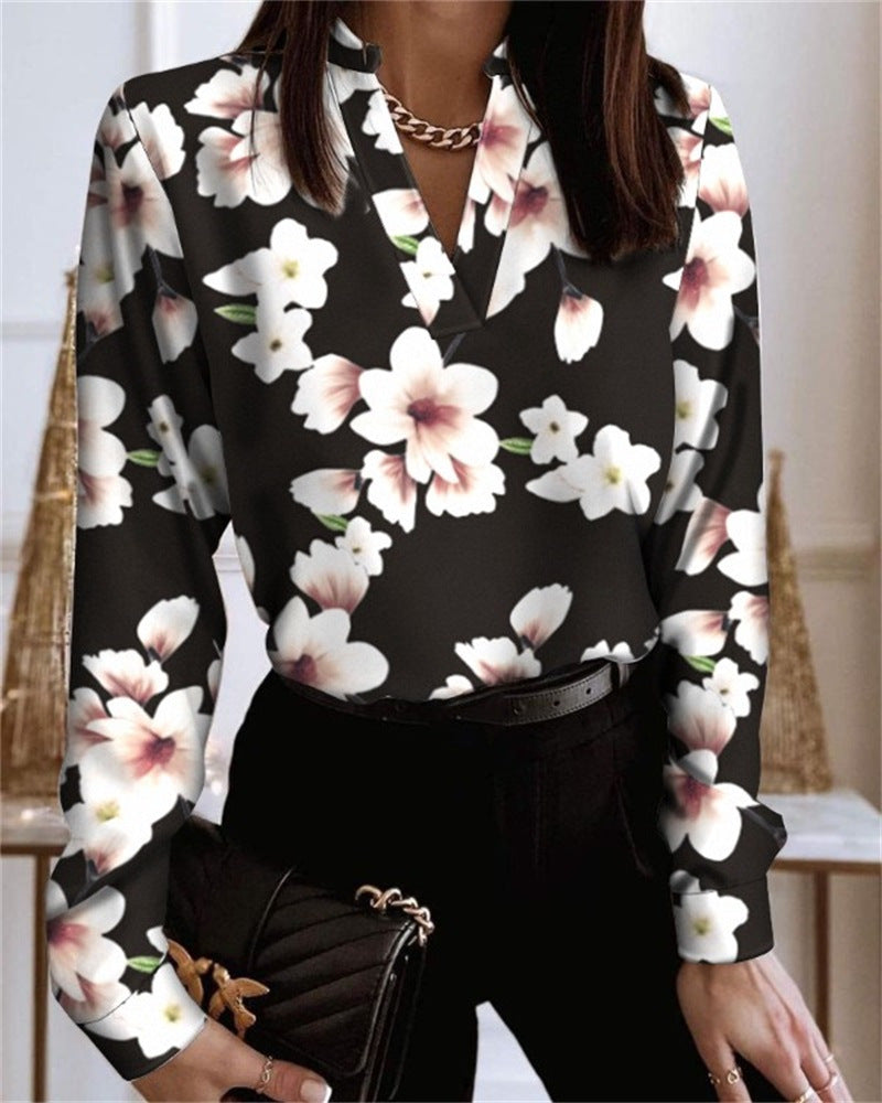 Blouse - V-neck and Loose Fit