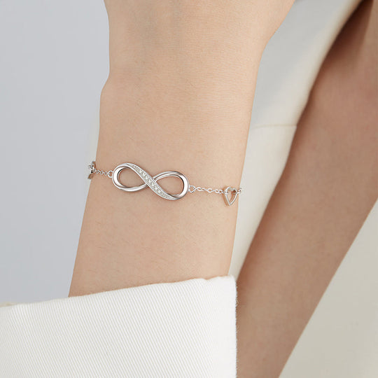 Eternale | Bracciale Infinito decorato con cristalli e cuori eleganti
