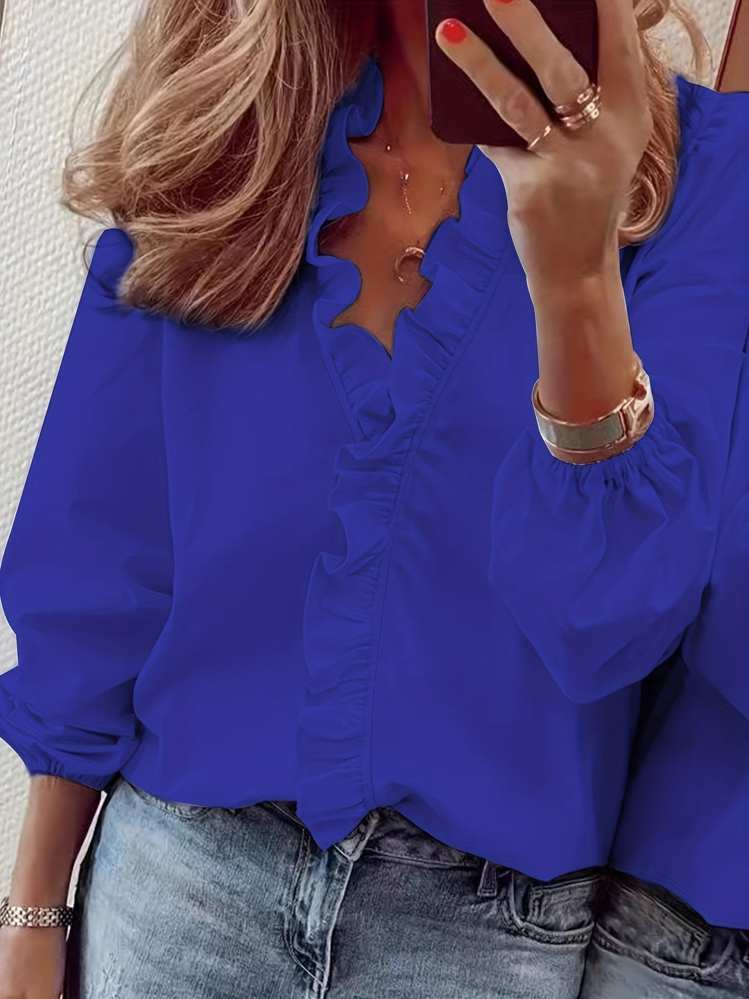 V-neck blouse - Wavy hem and light, breathable fabric