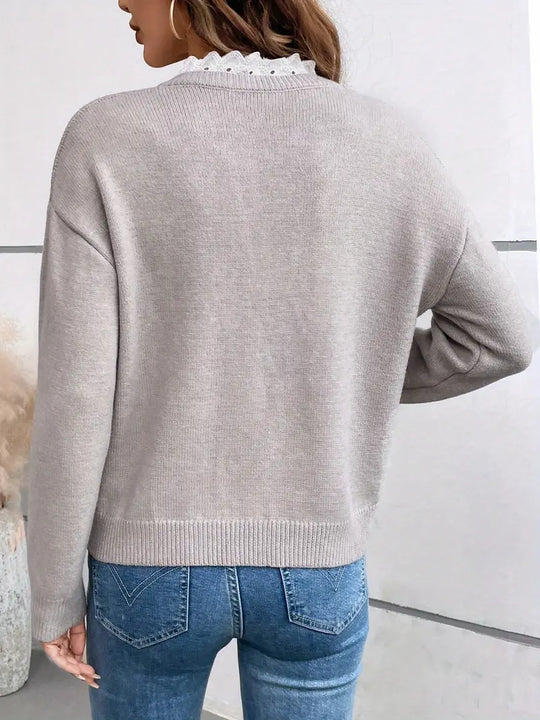 Céline | Elegant knitted jumper with lace collar