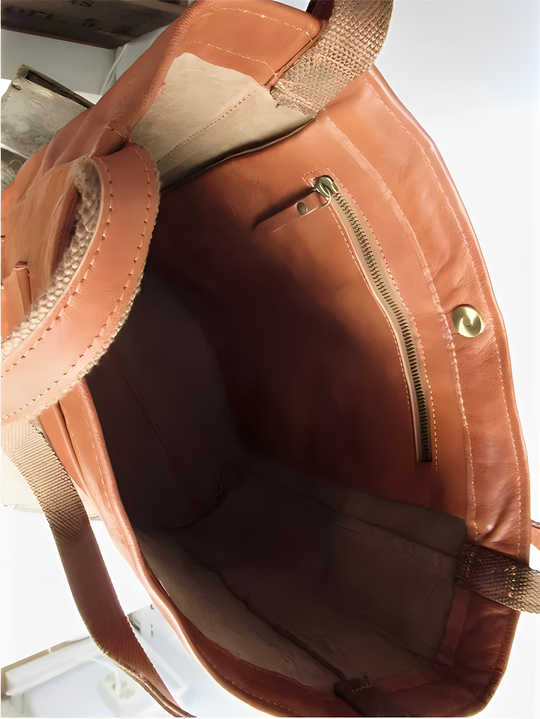 Toni – Elegant Leather Bag with Suede Lining