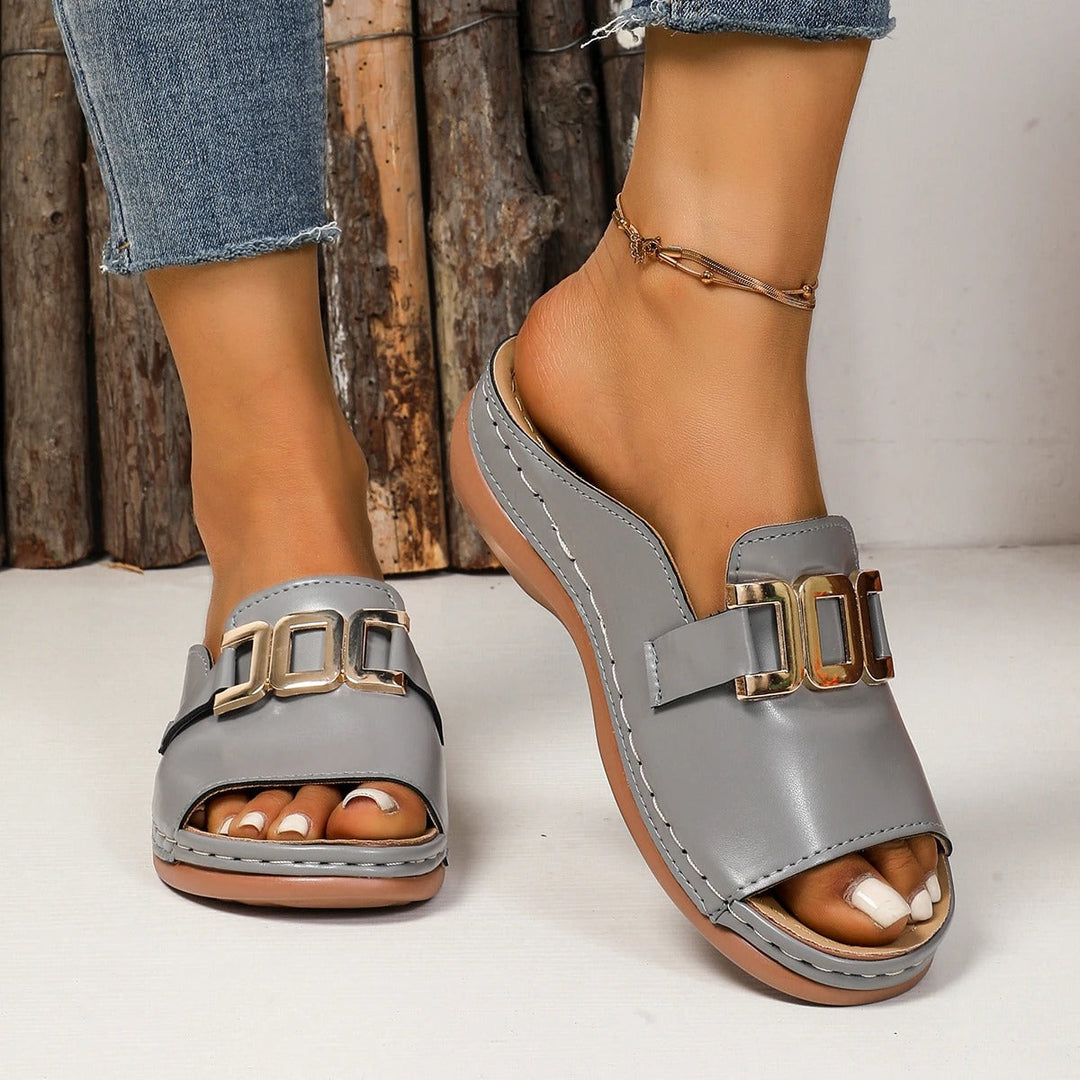 Mariya | Comfortable Sandals with Elevated Footbed